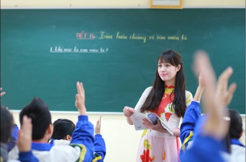 Ngủ mơ thấy cô giáo dạy văn ghi ngay con lô: 28 – 31